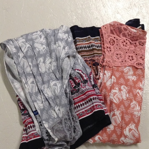 WonderLust La Romper V-Neck Elephant Print! - Picture 2 of 7